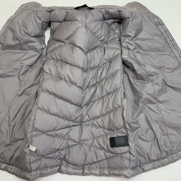 The North Face 550 Fill Down Puffer Vest Women's M Gray Metallic READ - Picture 8 of 14